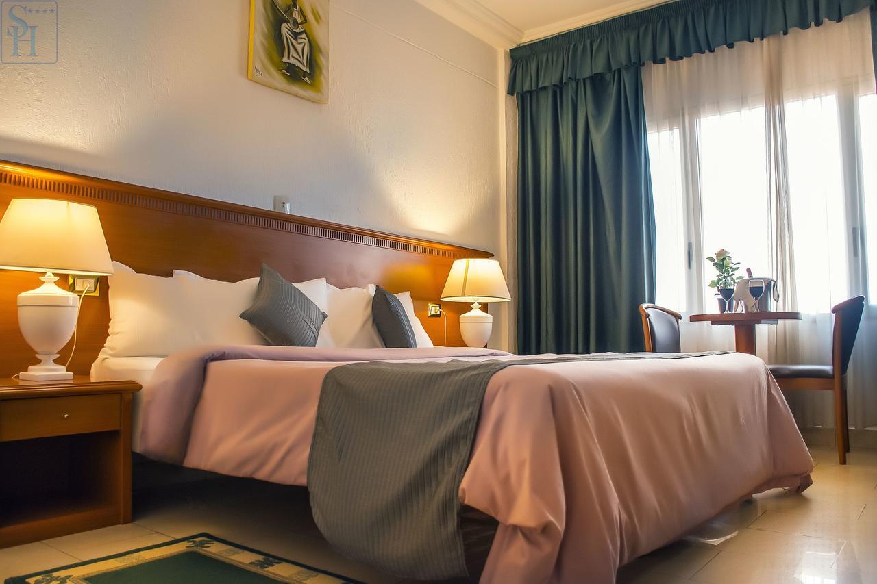 Hotel Splendid Ouagadougou Ngoại thất bức ảnh